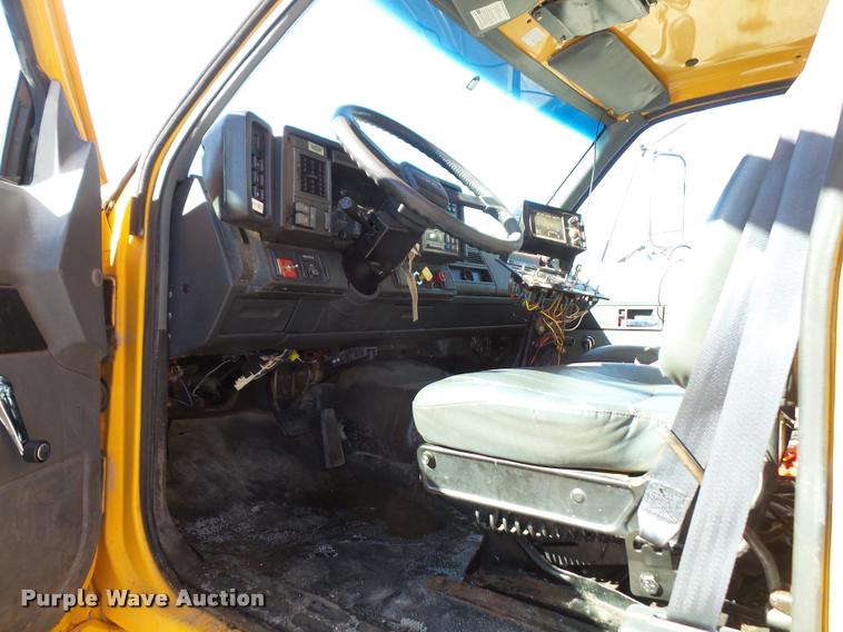 image for item DA3874 2000 GMC C8500 dump truck