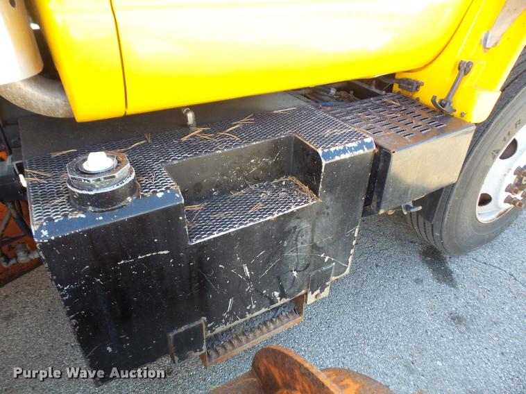 image for item DA3874 2000 GMC C8500 dump truck