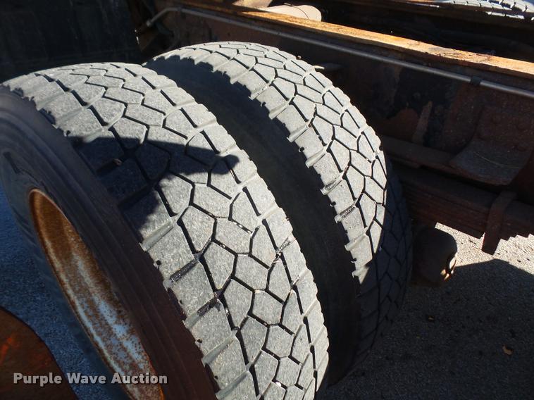 image for item DA3874 2000 GMC C8500 dump truck