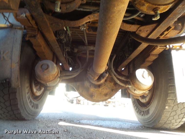 image for item DA3874 2000 GMC C8500 dump truck