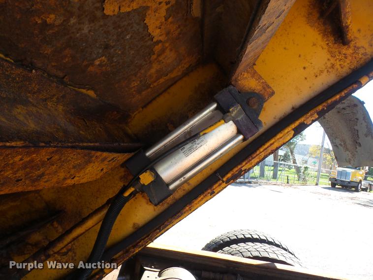 image for item DA3876 1999 GMC C8500 dump truck