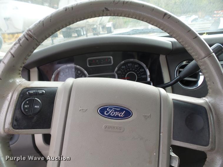 image for item DA3880 2010 Ford Expedition XLT SUV