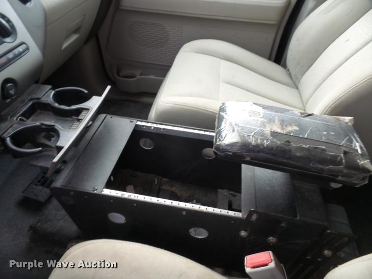 image for item DA3880 2010 Ford Expedition XLT SUV