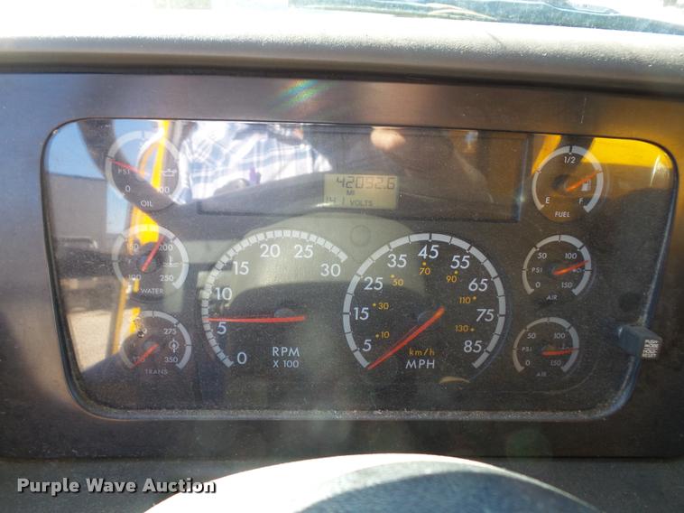 image for item DA3881 2004 Sterling L7500 dump truck