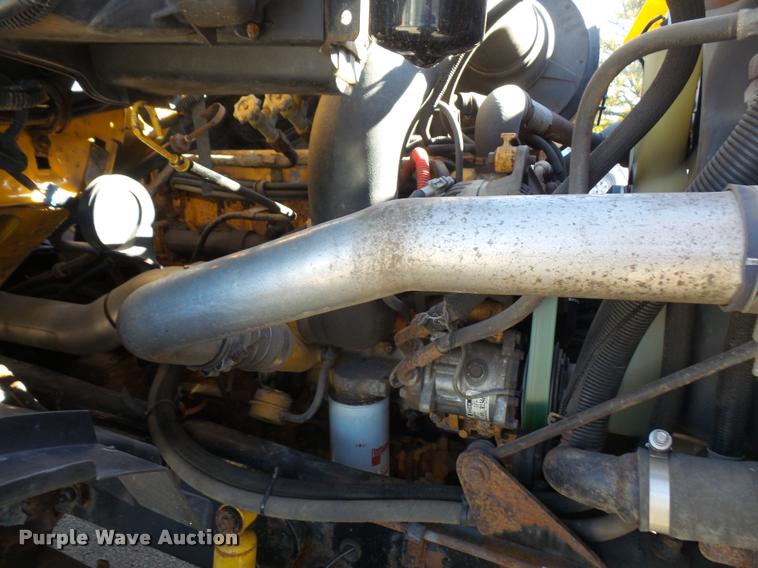 image for item DA3881 2004 Sterling L7500 dump truck