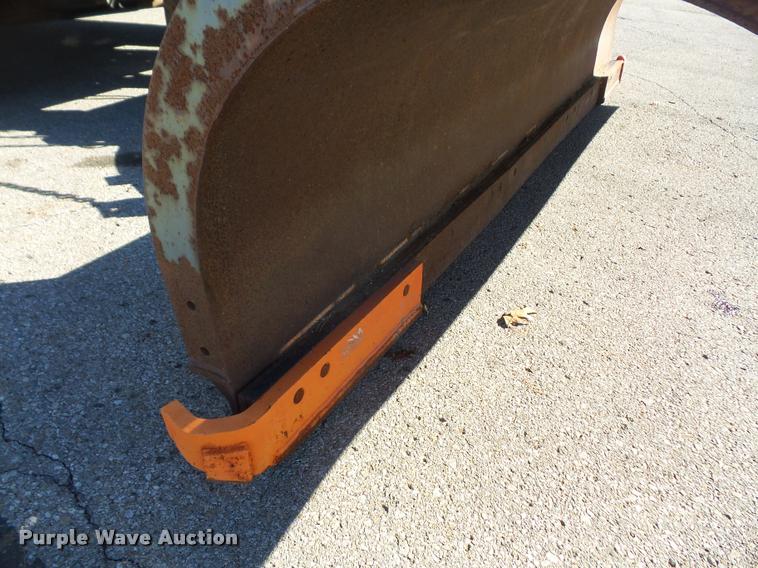 image for item DA3881 2004 Sterling L7500 dump truck