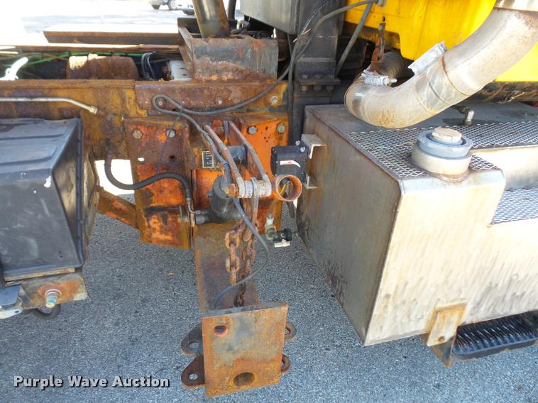 image for item DA3881 2004 Sterling L7500 dump truck