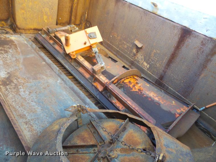 image for item DA3881 2004 Sterling L7500 dump truck