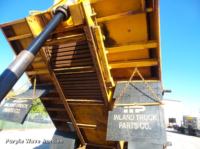 image for item DA3881 2004 Sterling L7500 dump truck