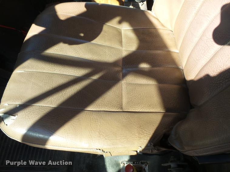 image for item DA3882 1991 Freightliner semi truck