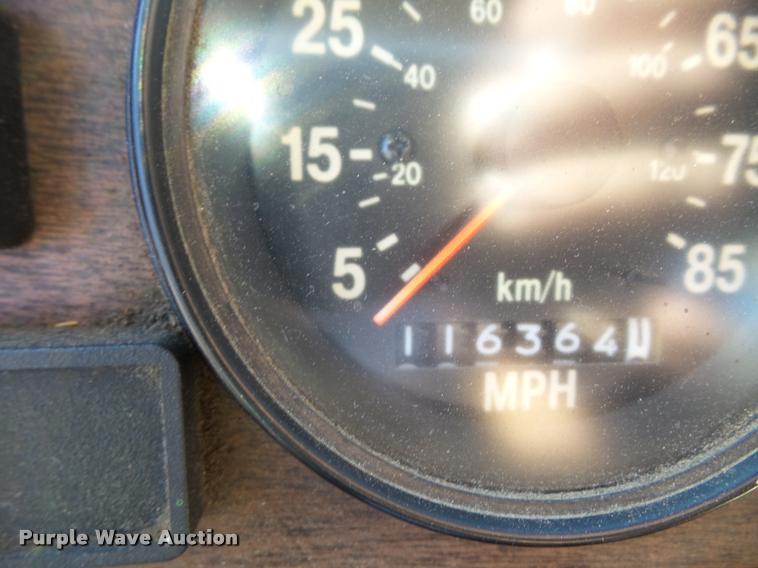 image for item DA3882 1991 Freightliner semi truck