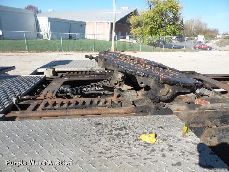 image for item DA3882 1991 Freightliner semi truck