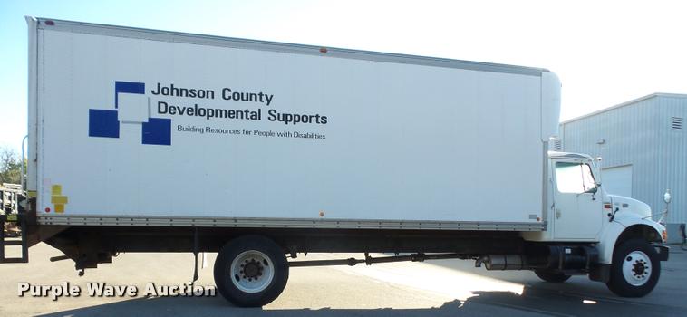 image for item DA3891 2002 International 4700 box truck