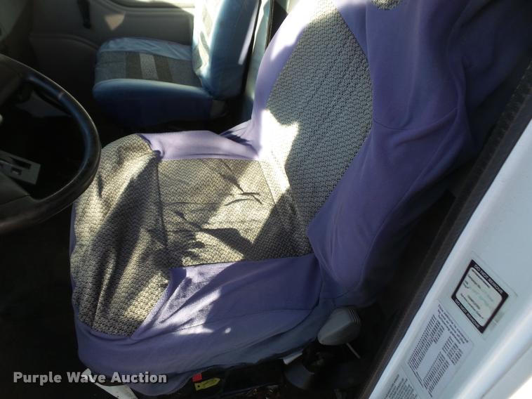 image for item DA3891 2002 International 4700 box truck