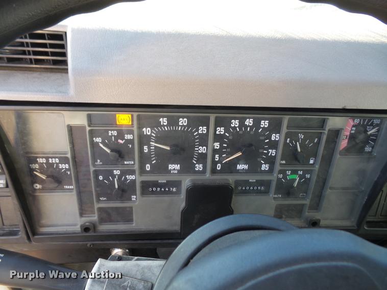 image for item DA3891 2002 International 4700 box truck