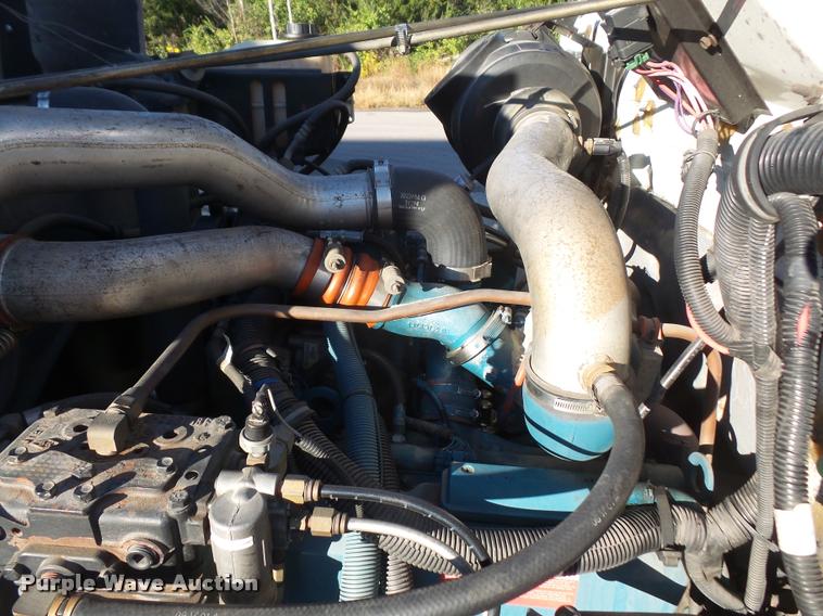 image for item DA3891 2002 International 4700 box truck