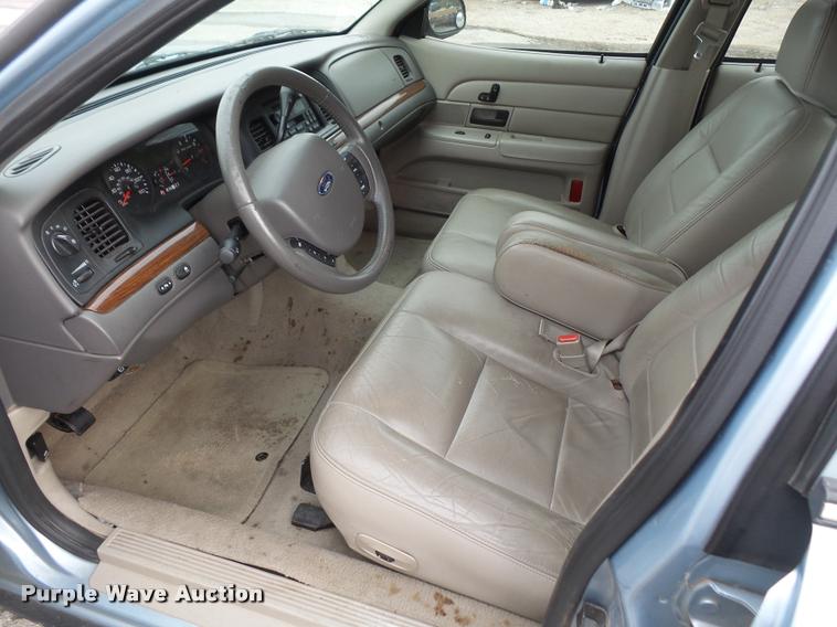 image for item DA3910 2006 Ford Crown Victoria LX
