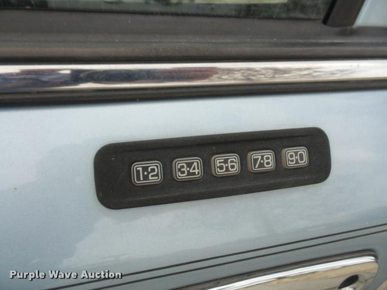 image for item DA3910 2006 Ford Crown Victoria LX