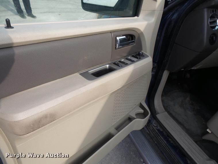 image for item DA3913 2010 Ford Expedition XLT SUV
