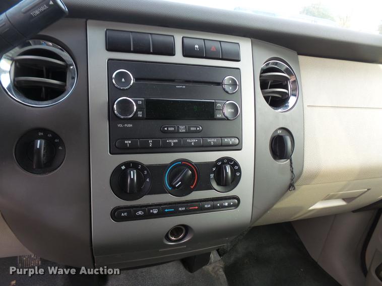 image for item DA3913 2010 Ford Expedition XLT SUV
