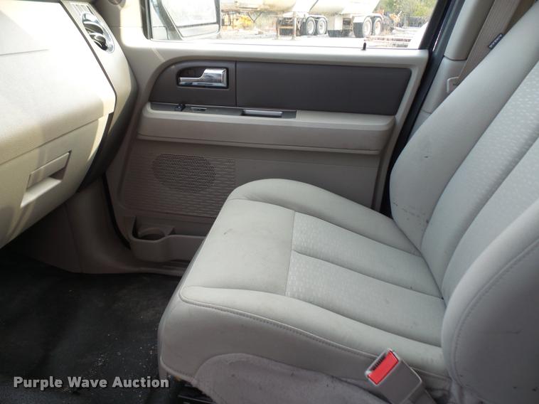 image for item DA3913 2010 Ford Expedition XLT SUV