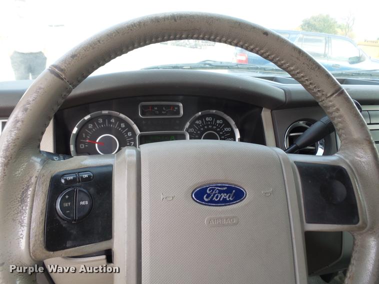 image for item DA3913 2010 Ford Expedition XLT SUV
