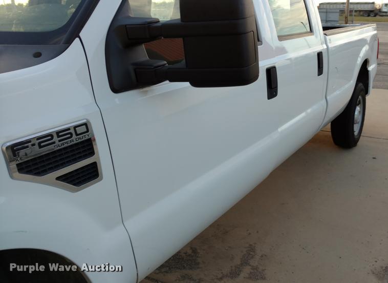 image for item DA4370 2008 Ford F250 Crew Cab pickup truck