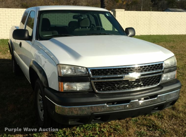 image for item DA4413 2006 Chevrolet Silverado 1500 Ext. Cab pickup truck