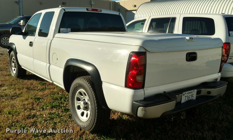image for item DA4413 2006 Chevrolet Silverado 1500 Ext. Cab pickup truck