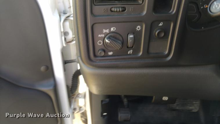 image for item DA4413 2006 Chevrolet Silverado 1500 Ext. Cab pickup truck