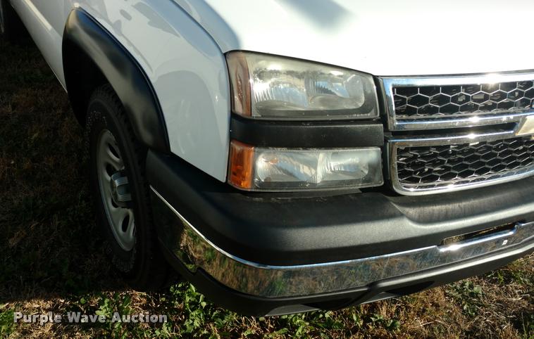 image for item DA4413 2006 Chevrolet Silverado 1500 Ext. Cab pickup truck