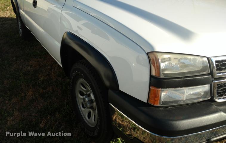 image for item DA4413 2006 Chevrolet Silverado 1500 Ext. Cab pickup truck
