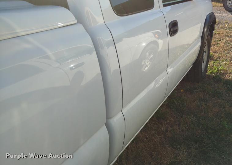 image for item DA4413 2006 Chevrolet Silverado 1500 Ext. Cab pickup truck