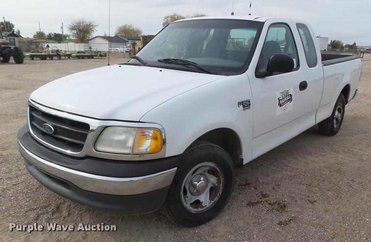 image for item DA4692 2001 Ford F150 XL SuperCab pickup truck