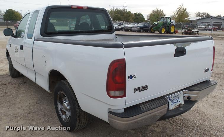 image for item DA4692 2001 Ford F150 XL SuperCab pickup truck