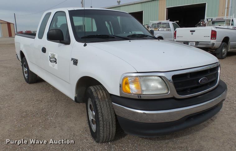 image for item DA4692 2001 Ford F150 XL SuperCab pickup truck