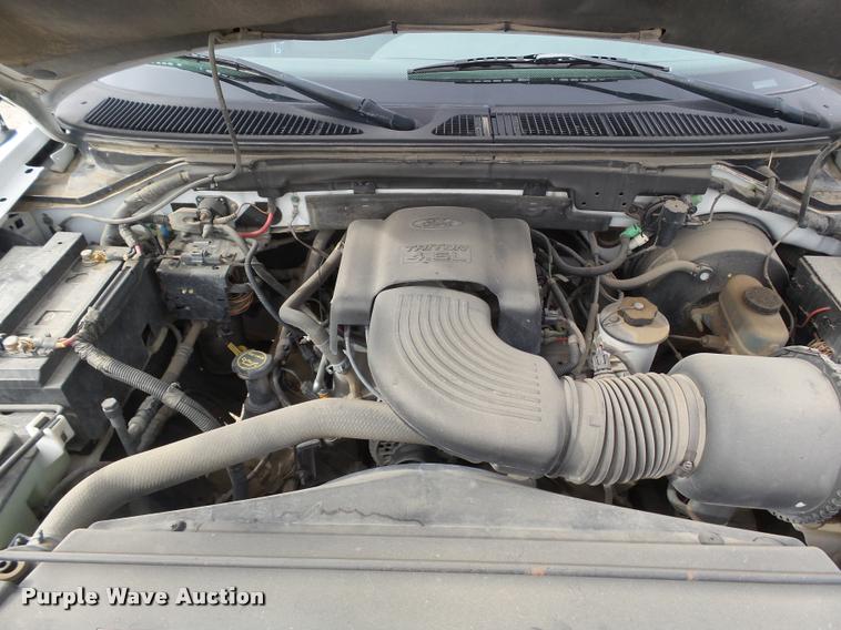 image for item DA4692 2001 Ford F150 XL SuperCab pickup truck