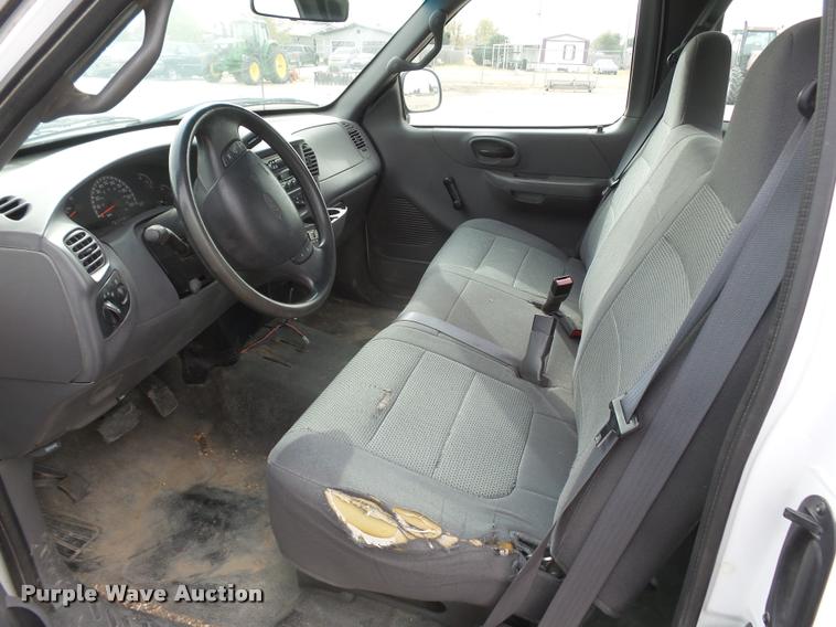 image for item DA4692 2001 Ford F150 XL SuperCab pickup truck