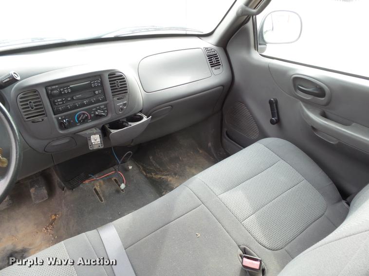 image for item DA4692 2001 Ford F150 XL SuperCab pickup truck