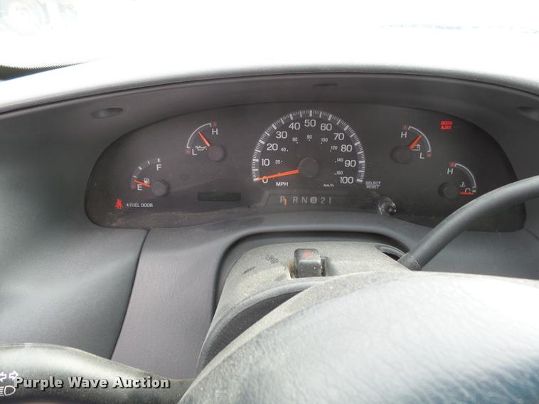 image for item DA4692 2001 Ford F150 XL SuperCab pickup truck