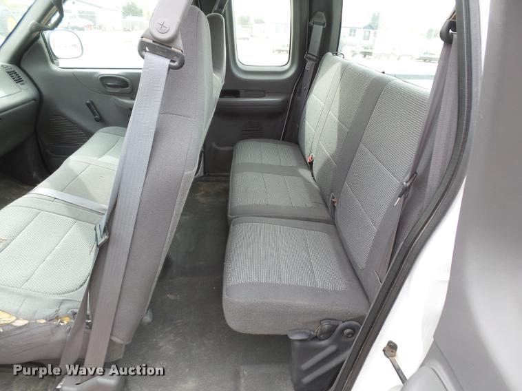 image for item DA4692 2001 Ford F150 XL SuperCab pickup truck