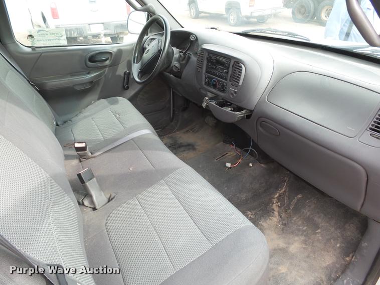 image for item DA4692 2001 Ford F150 XL SuperCab pickup truck