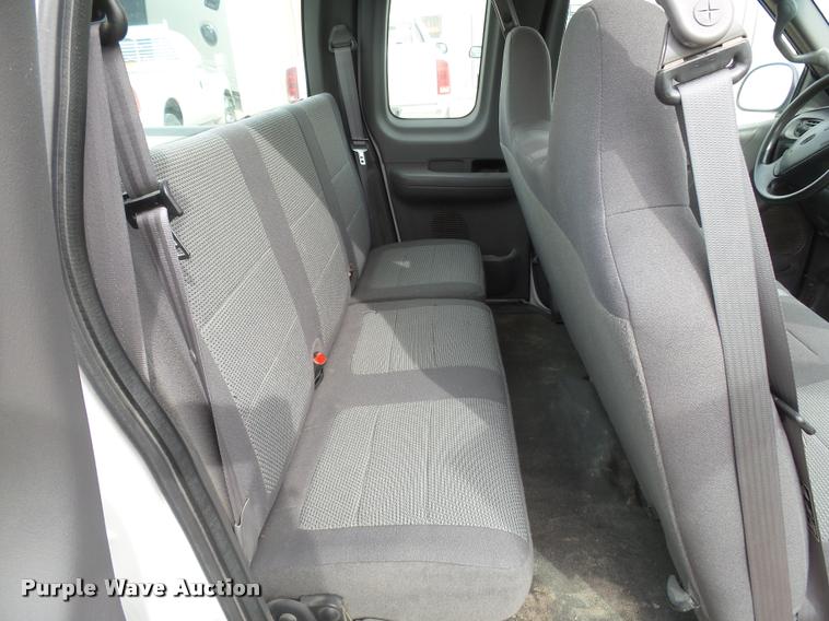 image for item DA4692 2001 Ford F150 XL SuperCab pickup truck