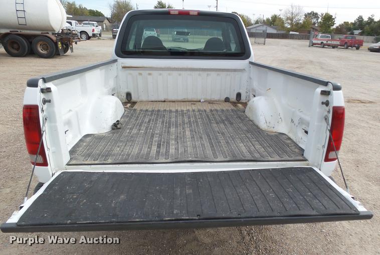 image for item DA4692 2001 Ford F150 XL SuperCab pickup truck