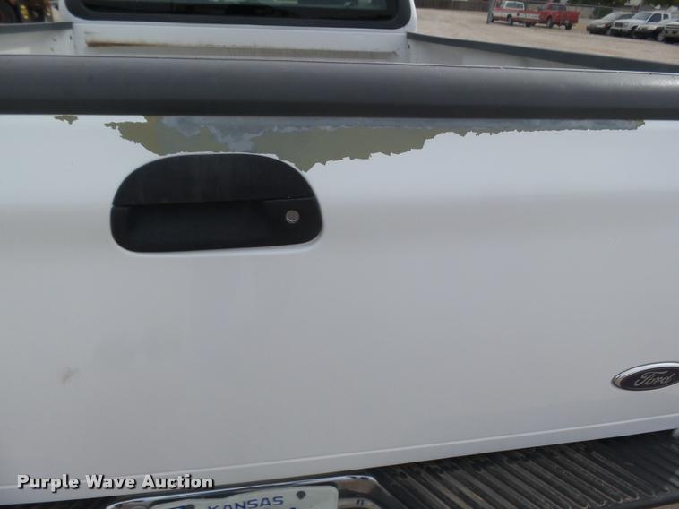 image for item DA4692 2001 Ford F150 XL SuperCab pickup truck