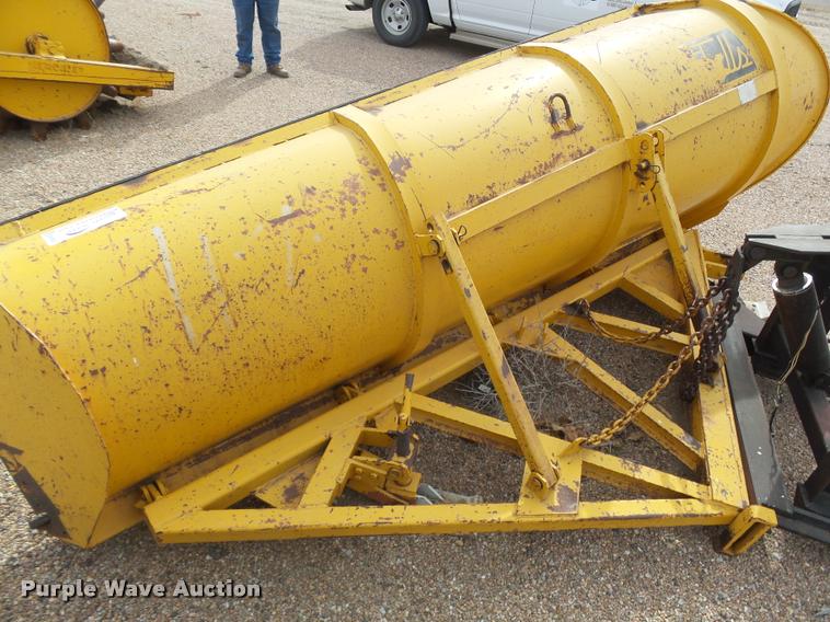 image for item DA4693 1984 Falls 311 snow plow