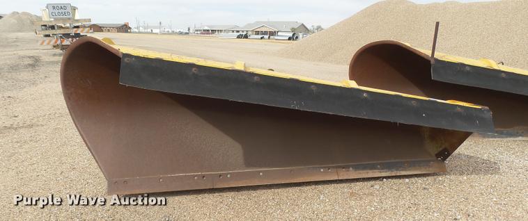 image for item DA4693 1984 Falls 311 snow plow