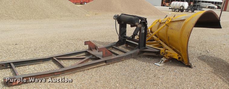 image for item DA4696 1984 Falls 311 snow plow