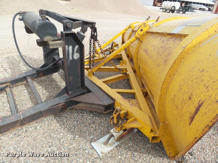 image for item DA4696 1984 Falls 311 snow plow