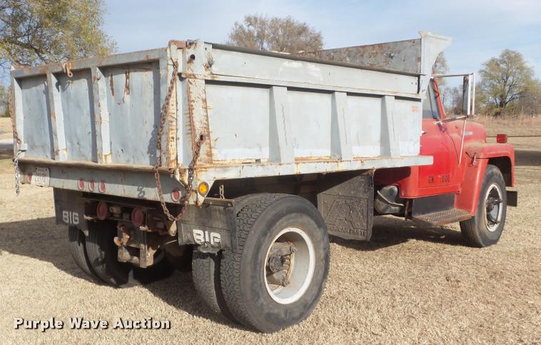 image for item DA5029 1973 International 1600 dump truck